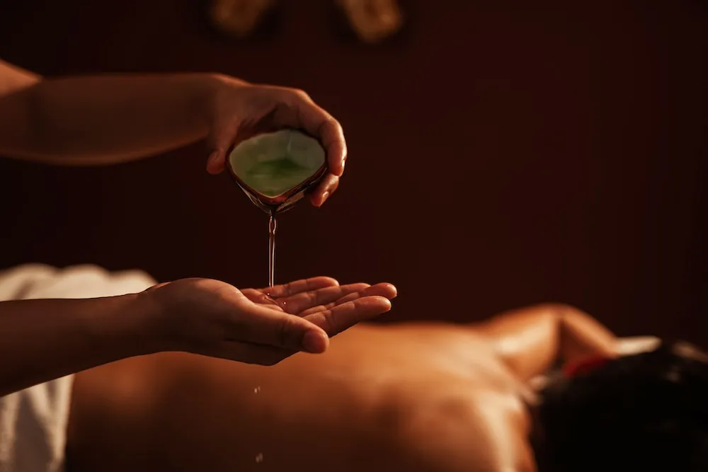 Thai & Oil Combination Massage Thai & Oil Combination Massage